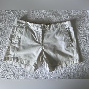 Tommy Hilfiger size 6 women’s white shorts